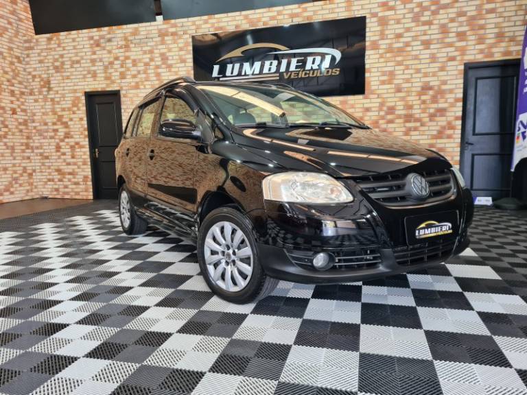 VOLKSWAGEN - SPACEFOX - 2006/2007 - Preta - R$ 32.900,00